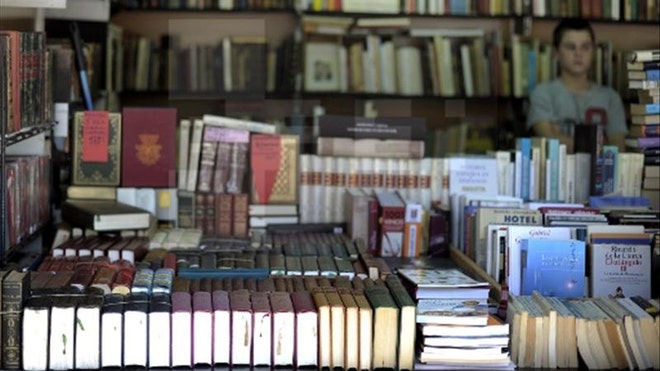 Arizona Books.jpg